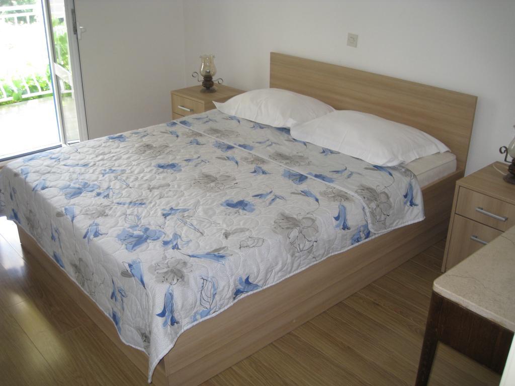 Apartmani Famelja Jovanovic Sveti Stefan Szoba fotó