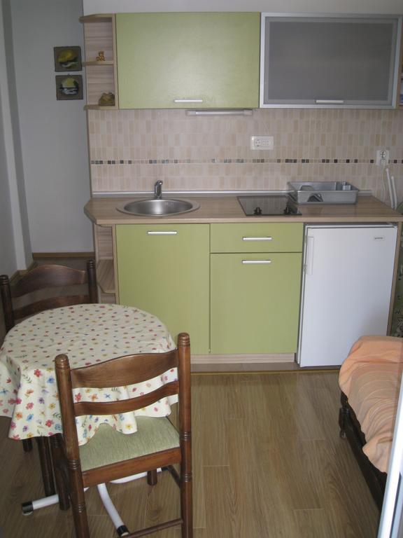 Apartmani Famelja Jovanovic Sveti Stefan Szoba fotó